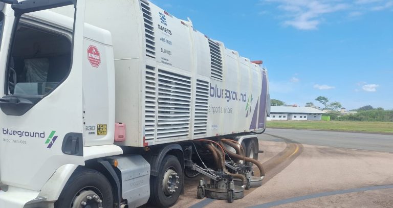 ARC-1600 com os cabeçotes de hidrojateamento abaixados