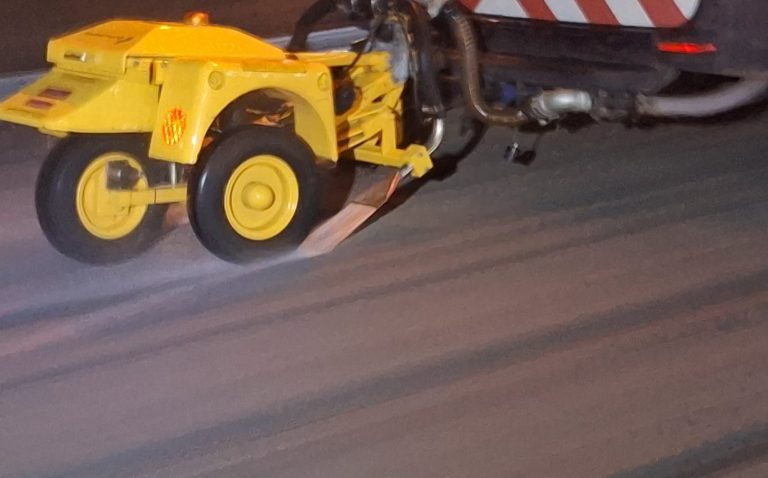 Mu Meter medindo o coeficiente de atrito da pista